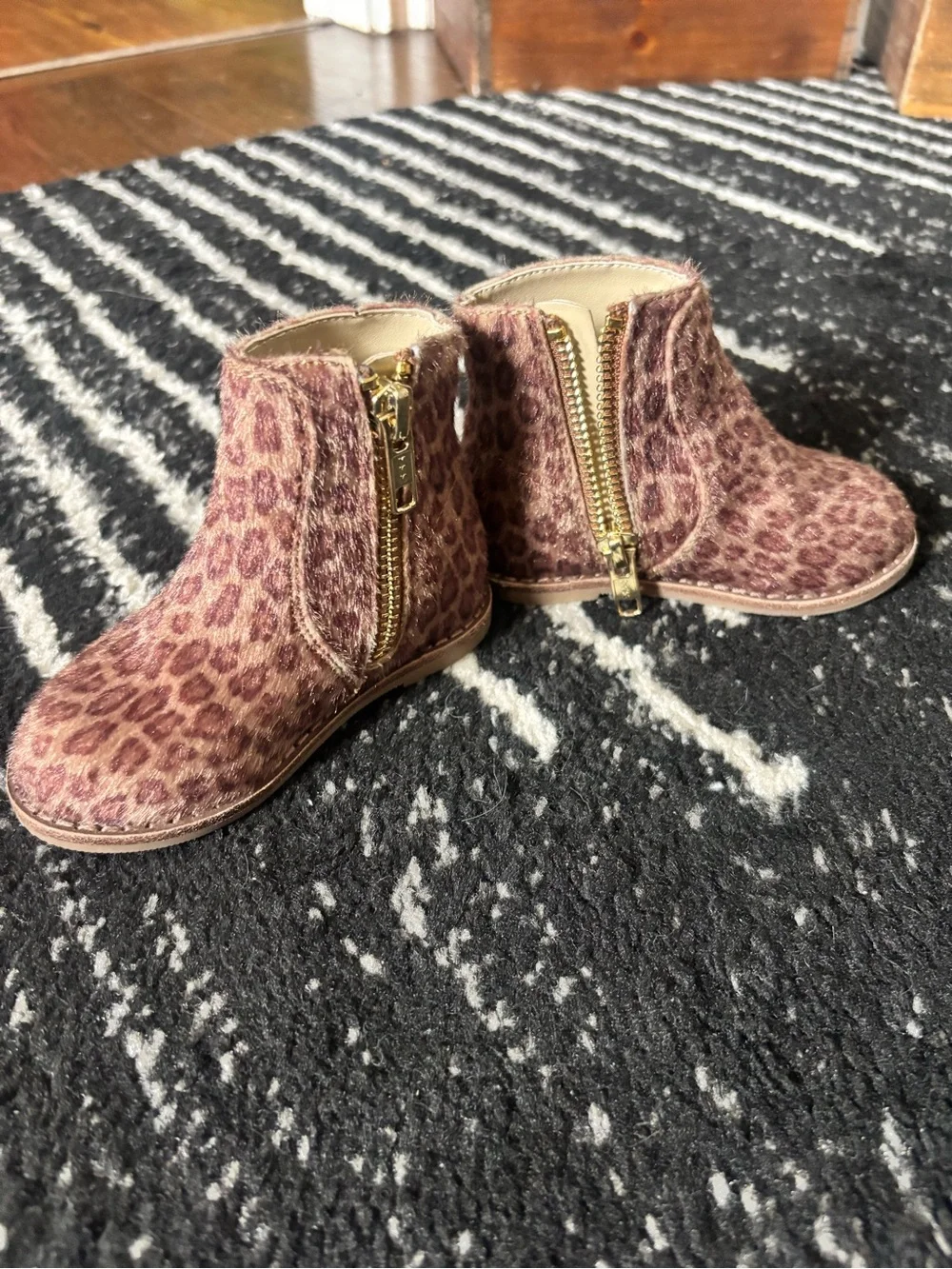 Janie and Jack chic leopard